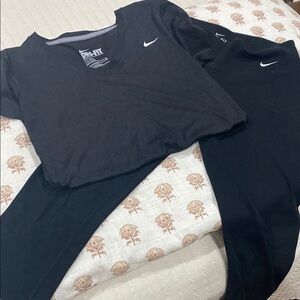 Nike Black Dri-FIT Shirt and mid leggings
(2 items)